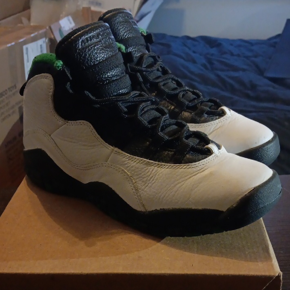 Jordan 10 Retro (GS) "Seattle" (2019) Mens 6Y Womens 7.5 EUC - Picture 3 of 9